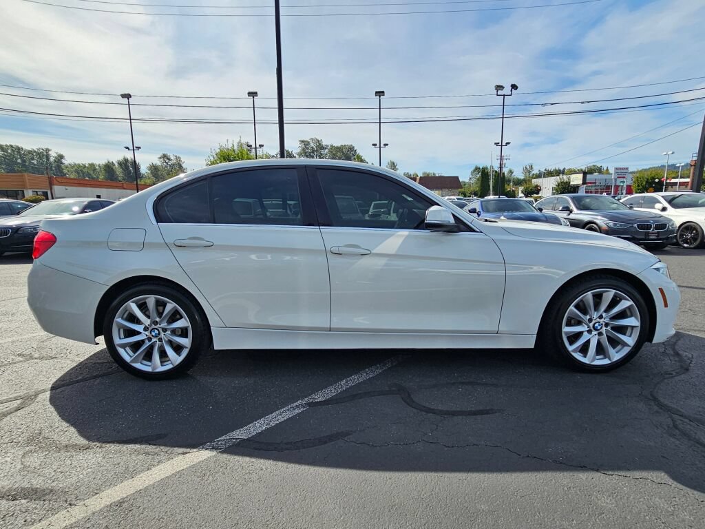 Used 2016 BMW 328i xDrive Sedan AWD/4WD image 6