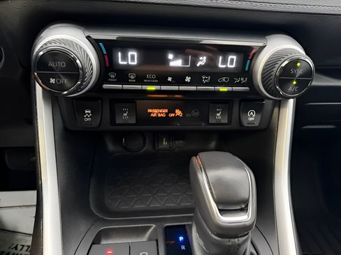 Used 2021 Toyota RAV4 XLE Premium AWD/4WD image 18