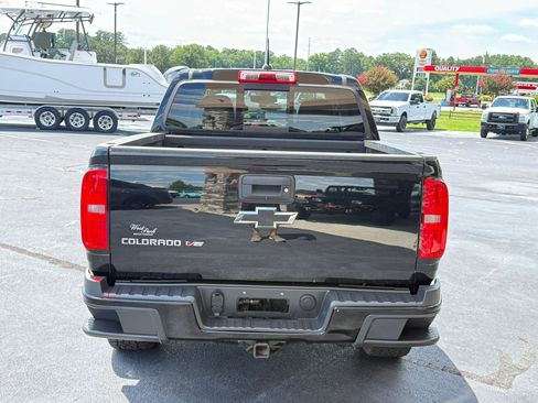 Used 2018 Chevrolet Colorado Z71 AWD/4WD image 4