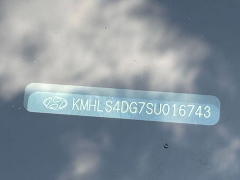 Used 2025 Hyundai Elantra SEL image 31