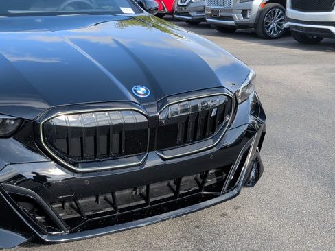 Used 2026 BMW i5 eDrive40 w/ M Sport Package RWD image 6
