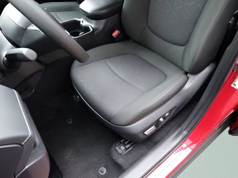 Certified 2025 Toyota RAV4 XLE AWD/4WD image 20