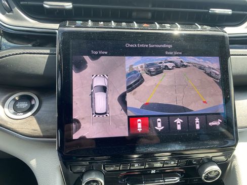 Used 2022 Jeep Grand Cherokee Overland w/ Advanced Protech Group III image 17