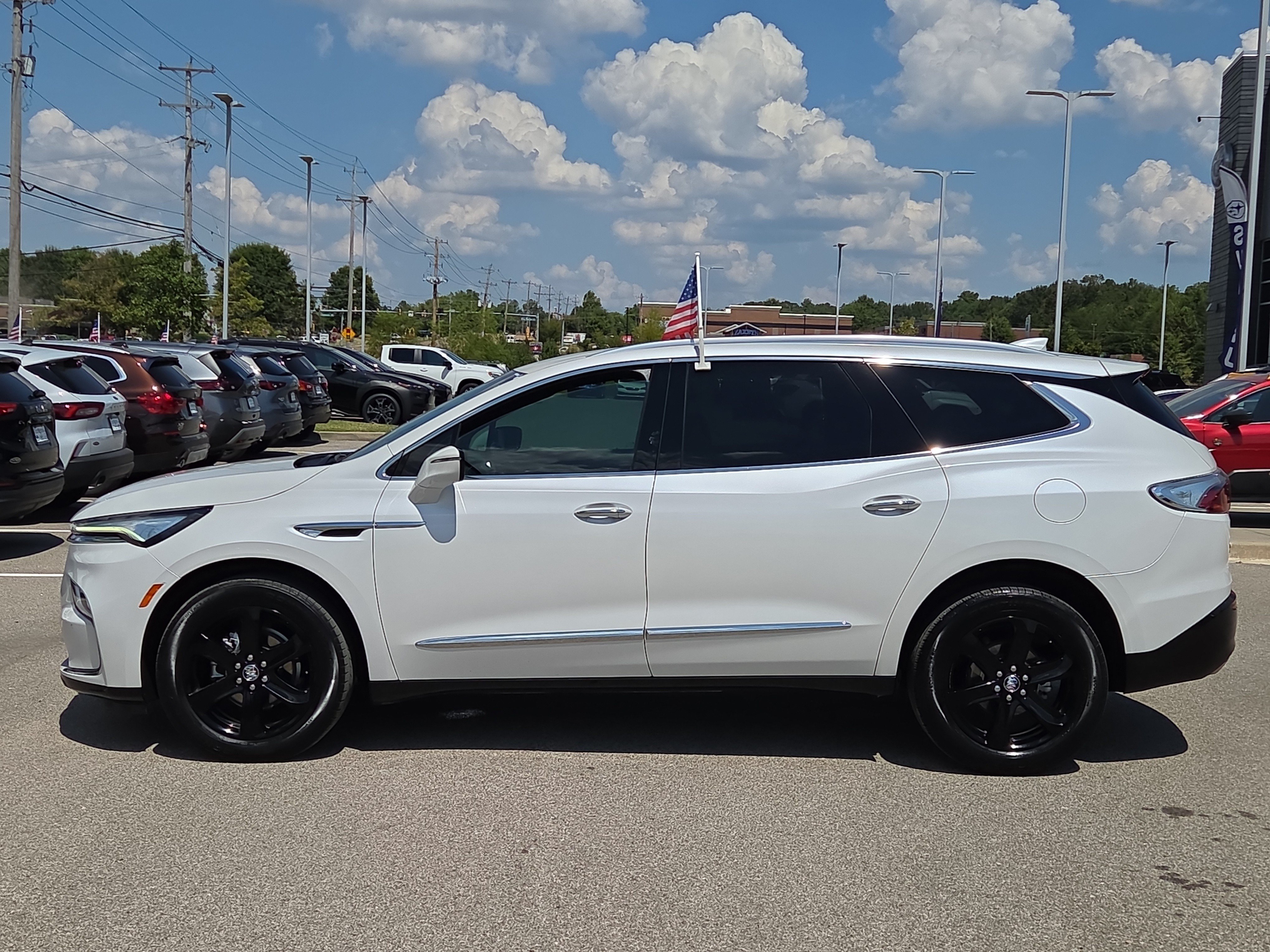 Used 2023 Buick Enclave Essence w/ Sport Touring Edition AWD/4WD image 6