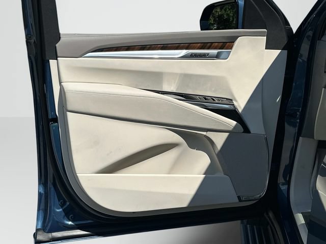 Used 2026 Cadillac Escalade Platinum Sport w/ LPO, ONYX Package AWD/4WD image 8