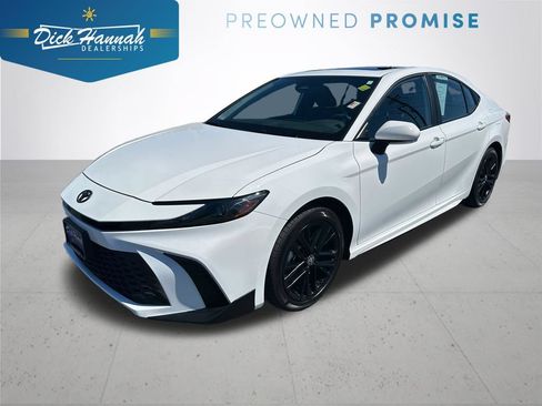 Used 2025 Toyota Camry SE w/ Convenience Package AWD/4WD image 1