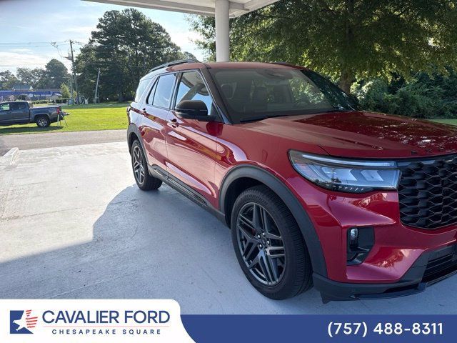 Used 2025 Ford Explorer ST AWD/4WD image 1