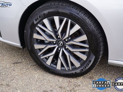 Used 2024 Nissan Altima 2.5 SV image 14