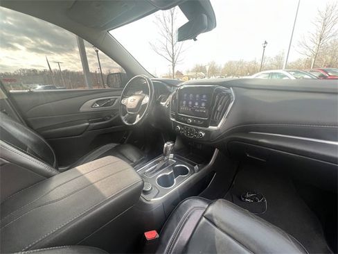 Used 2020 Chevrolet Traverse RS image 10