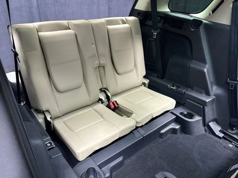 Used 2016 Land Rover Discovery Sport HSE image 32