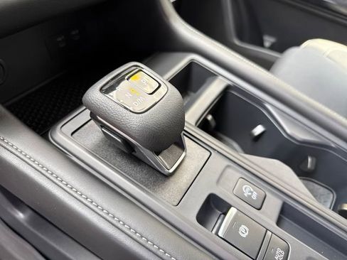 Certified 2026 Nissan Pathfinder S FWD image 22