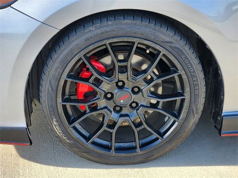 Used 2020 Toyota Camry XSE image 12