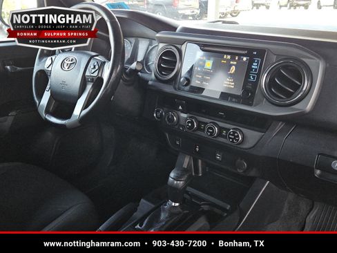 Used 2017 Toyota Tacoma TRD Off-Road w/ Tow Package AWD/4WD image 31
