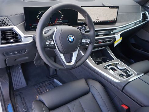 Used 2026 BMW X5 xDrive50e w/ Premium Package image 13