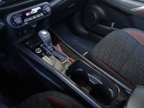 Used 2022 Nissan Kicks SR image 31