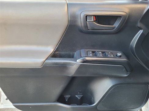 Certified 2018 Toyota Tacoma SR image 22