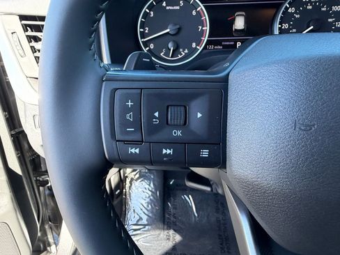 Used 2026 Nissan Rogue SV image 22