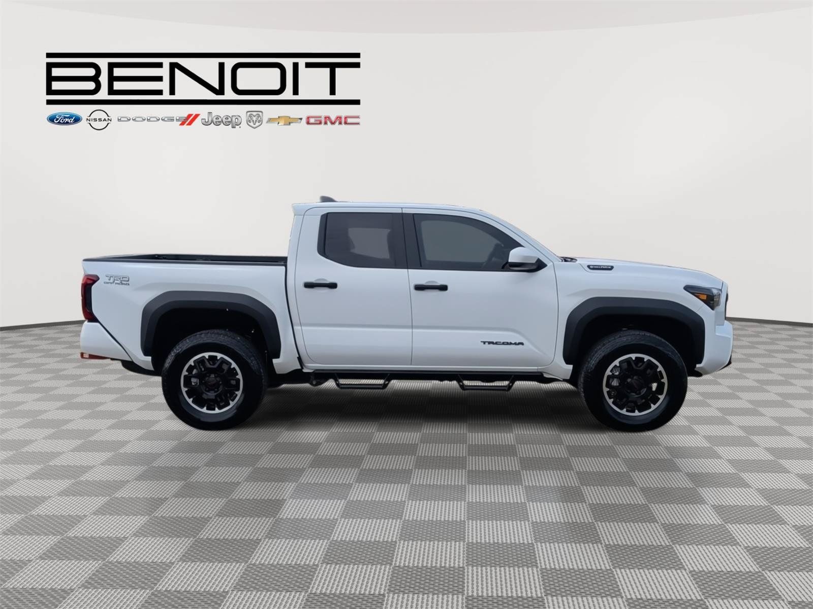 Used 2024 Toyota Tacoma TRD Off-Road AWD/4WD image 4