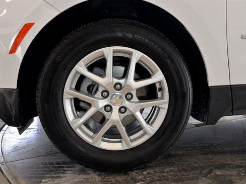 Used 2024 Chevrolet Equinox LS w/ LS Convenience Package image 10