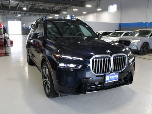 Used 2024 BMW X7 xDrive40i w/ M Sport Package image 4