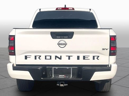 Used 2023 Nissan Frontier SV w/ Tow Package RWD image 5