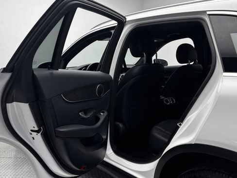 Used 2022 Mercedes-Benz GLC 300 4MATIC image 32