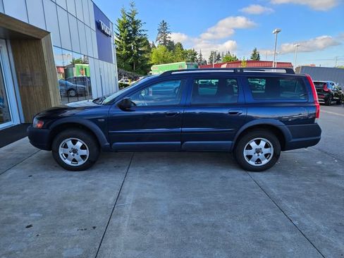 Used 2004 Volvo XC70 AWD/4WD image 8
