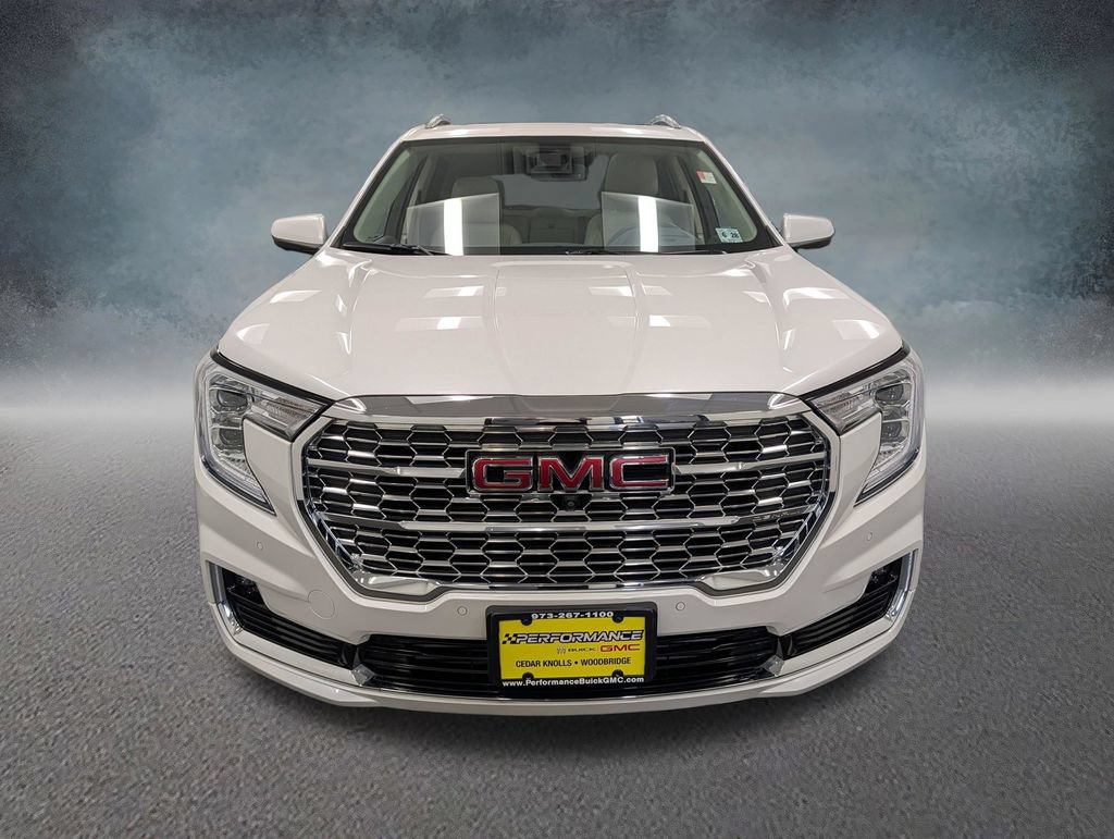 Used 2023 GMC Terrain Denali w/ Denali Premium Package AWD/4WD image 2