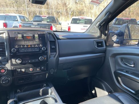 Used 2024 Nissan Titan PRO-4X w/ Pro-4x Convenience Package image 26