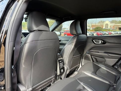 New 2026 Jeep Compass Latitude image 32