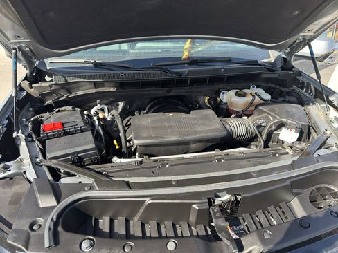 Used 2025 Chevrolet Suburban Z71 image 33