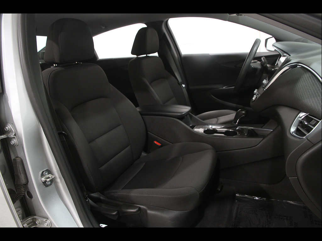 Used 2019 Chevrolet Malibu LT w/ Driver Confidence Package FWD image 16