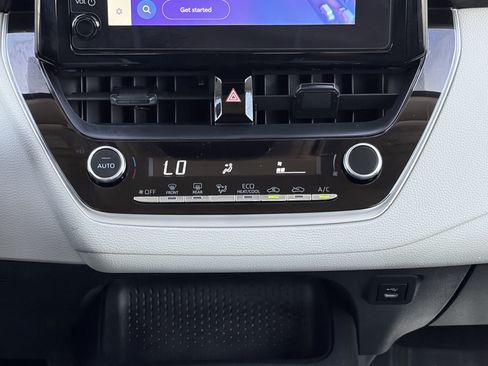 Certified 2025 Toyota Corolla LE FWD image 14