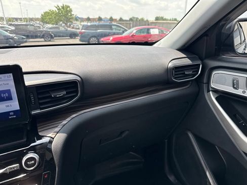 Used 2022 Ford Explorer Limited w/ Equipment Group 301A AWD/4WD image 27