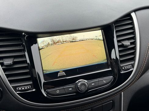 Used 2019 Chevrolet Trax LT w/ LT Convenience Package image 20