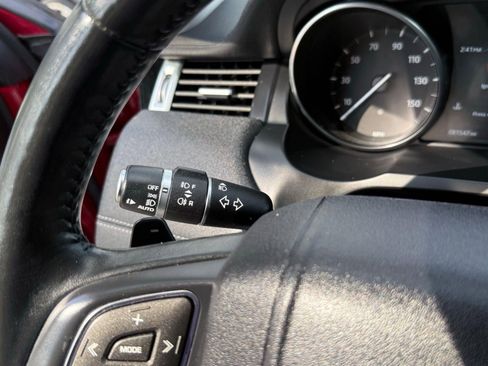 Used 2017 Land Rover Range Rover Evoque SE Premium image 44