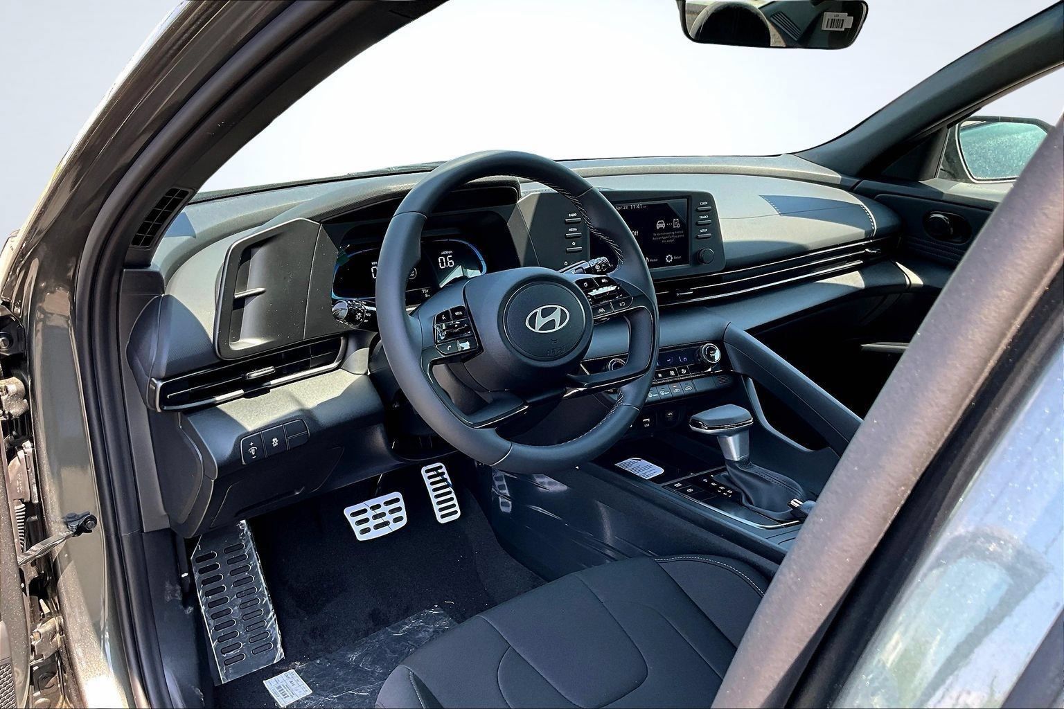 Used 2026 Hyundai Elantra SEL Sport Premium FWD image 6