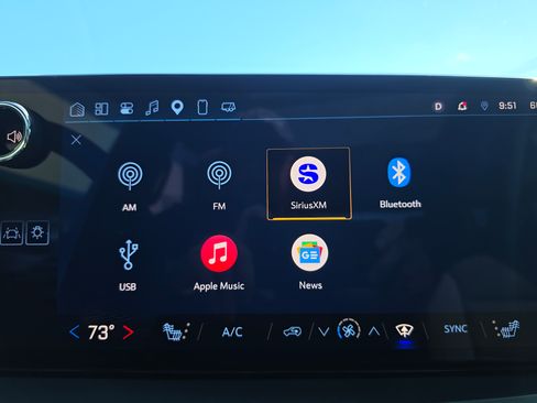 Used 2025 Chevrolet Traverse LT w/ Sun and Wheel Package FWD image 28
