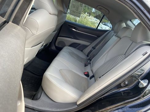 Used 2022 Toyota Camry SE FWD image 18