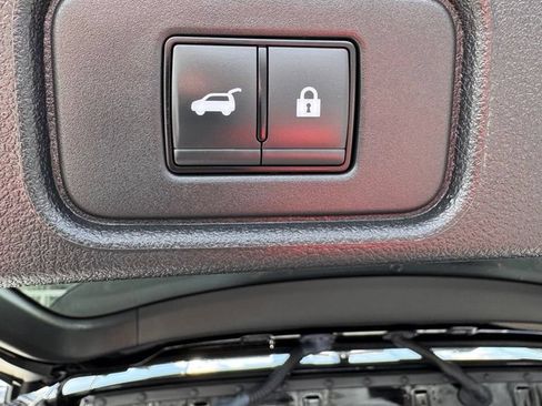Used 2024 Nissan Pathfinder Platinum w/ Cargo Package AWD/4WD image 18