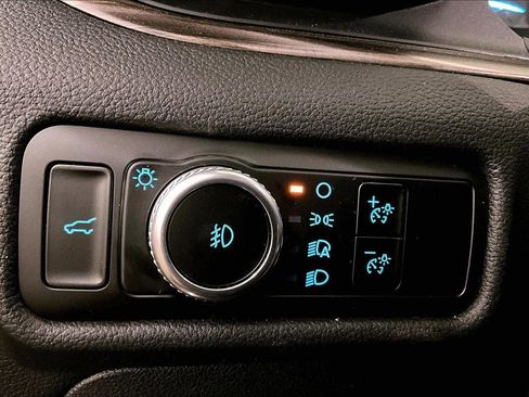 Certified 2023 Ford Explorer Limited w/ Limited Technology Package image 31