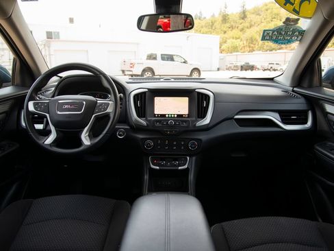 Used 2024 GMC Terrain SLE AWD/4WD image 15