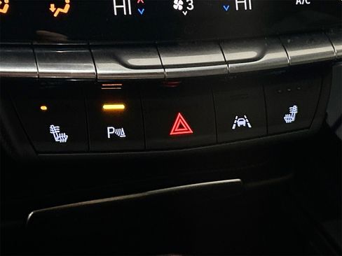 Used 2024 Cadillac XT4 Premium Luxury w/ Technology Package image 21