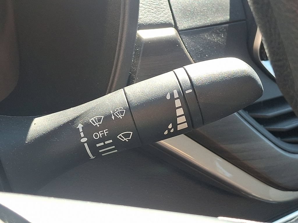 Used 2024 Nissan Altima 2.5 SV FWD image 26
