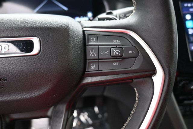 Used 2024 Jeep Grand Cherokee Altitude AWD/4WD image 20