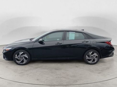 Certified 2025 Hyundai Elantra Sport image 2