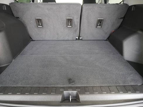 Used 2023 GMC Terrain SLE image 20