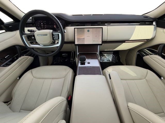 Used 2024 Land Rover Range Rover SE AWD/4WD image 12