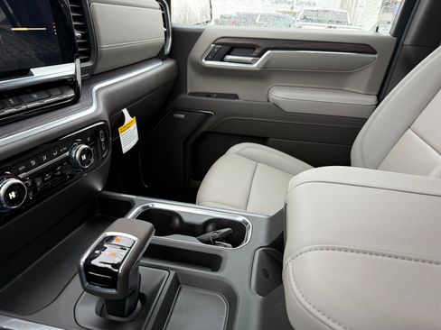 New 2026 GMC Sierra 1500 SLT w/ SLT Premium Package image 33