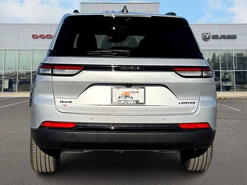 New 2025 Jeep Grand Cherokee Limited w/ Luxury Tech Group II image 5